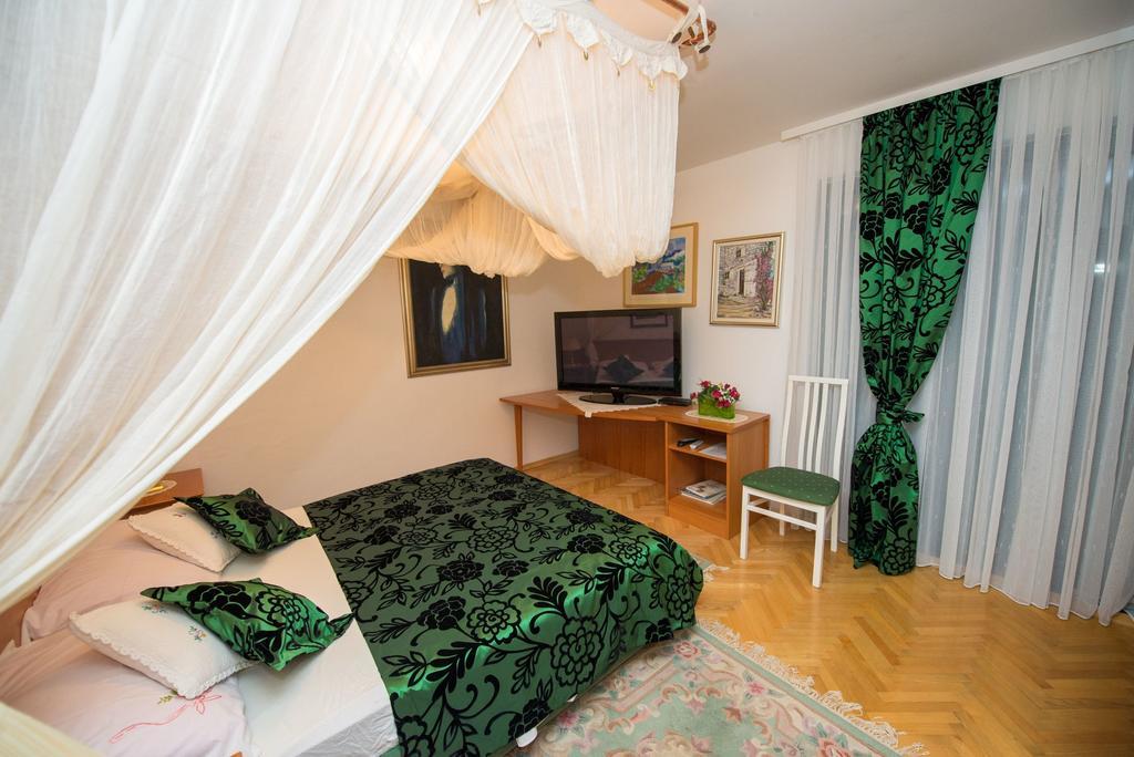 Apartments Marija Near Center Vodice Exterior foto