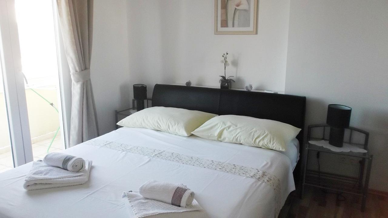 Apartments Marija Near Center Vodice Cameră foto